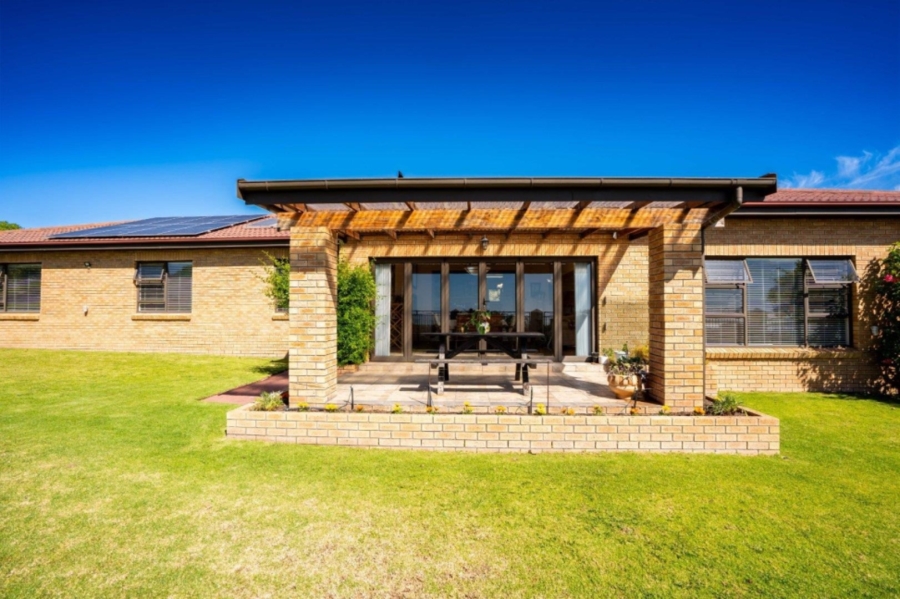 4 Bedroom Property for Sale in Myburgh Park Western Cape